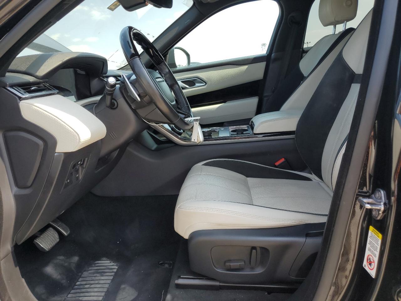 2019 Land Rover Range Rover Velar R-Dynamic Se VIN: SALYL2EX9KA214289 Lot: 81284375