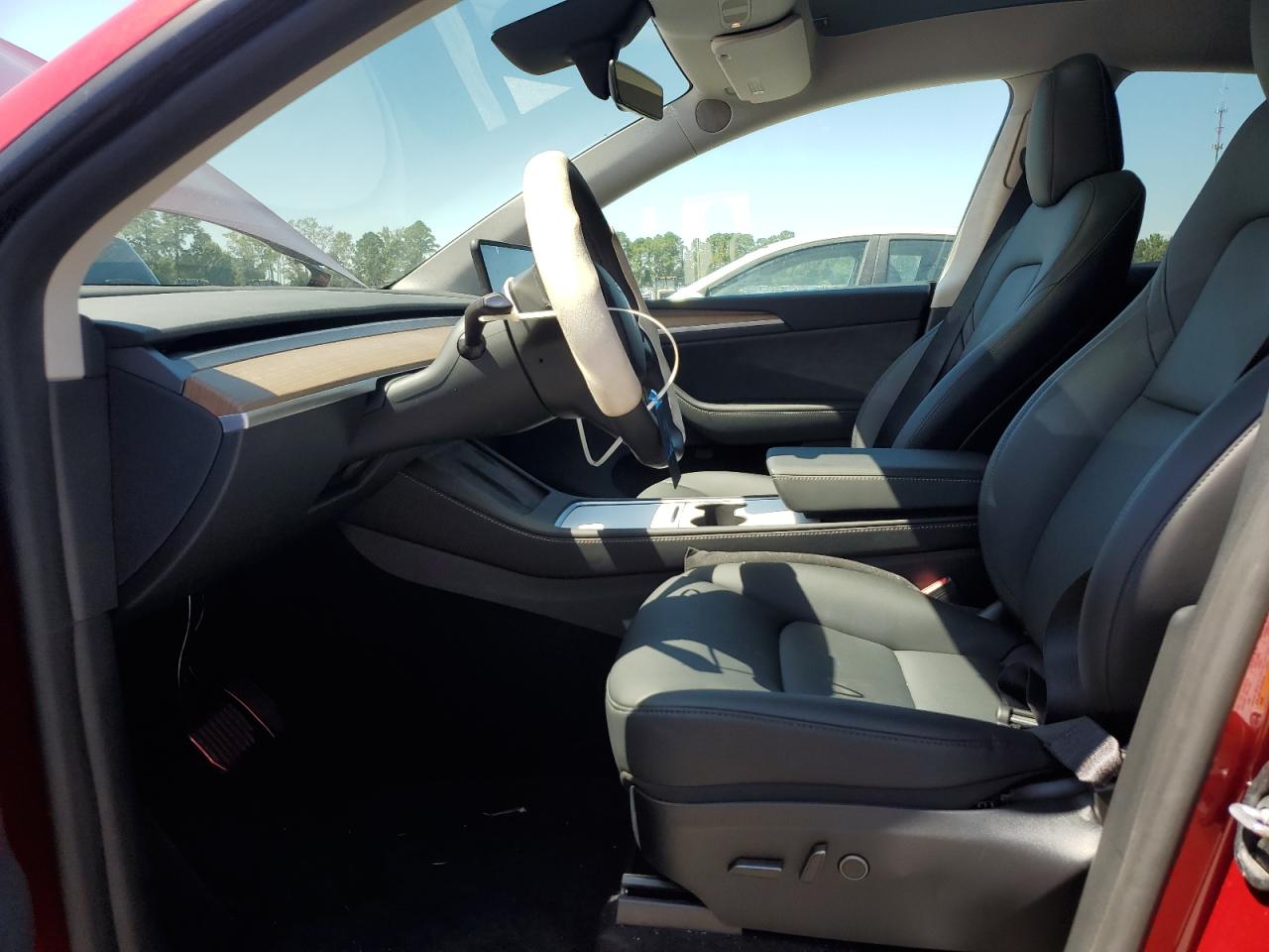 2024 Tesla Model Y VIN: 7SAYGDEE1RA269584 Lot: 70915945