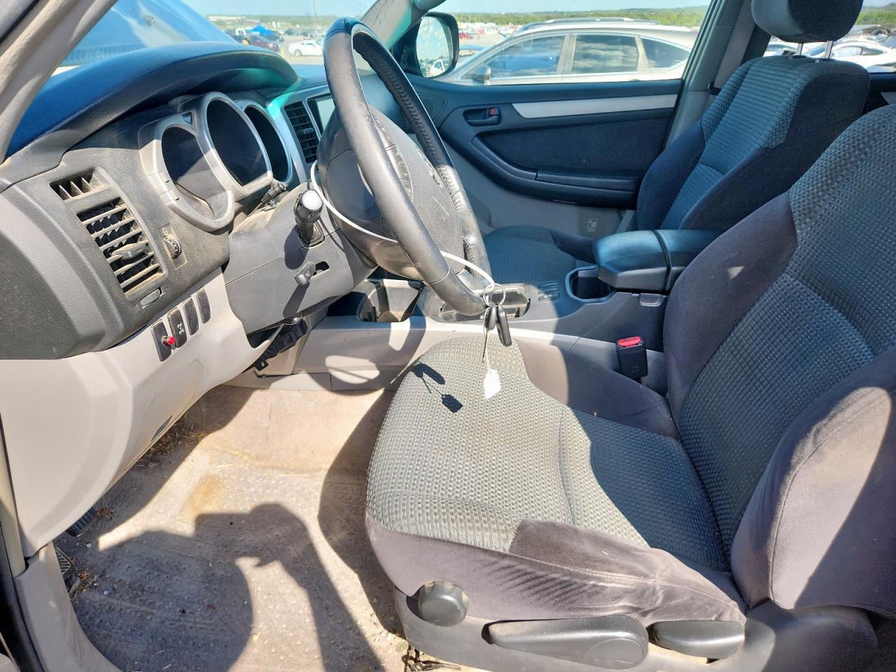 2005 Toyota 4Runner Sr5 VIN: JTEBT14RX58020629 Lot: 81744155