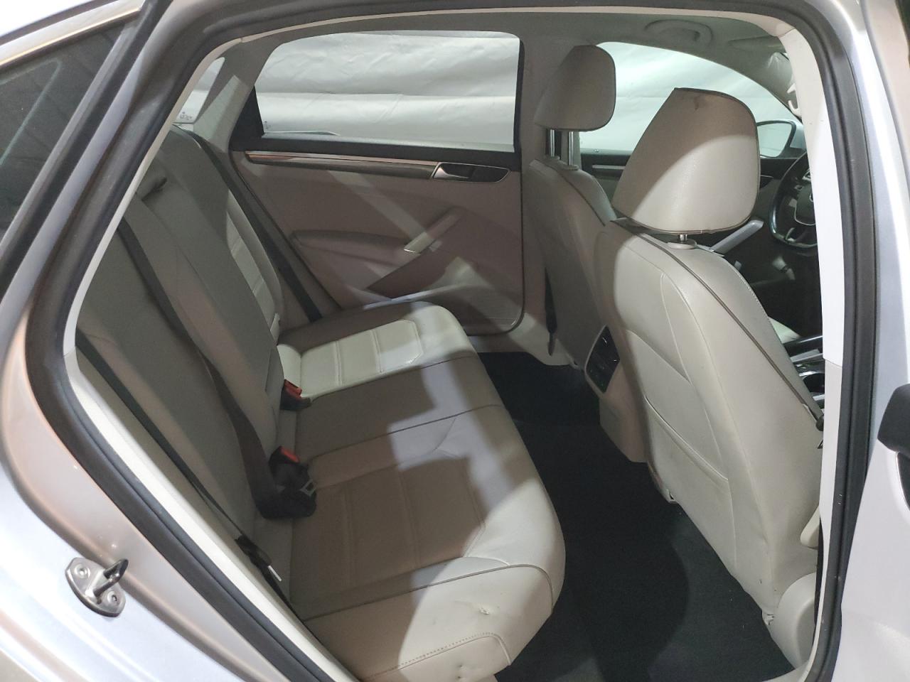 2017 Volkswagen Passat Se VIN: 1VWGT7A35HC009923 Lot: 70689475