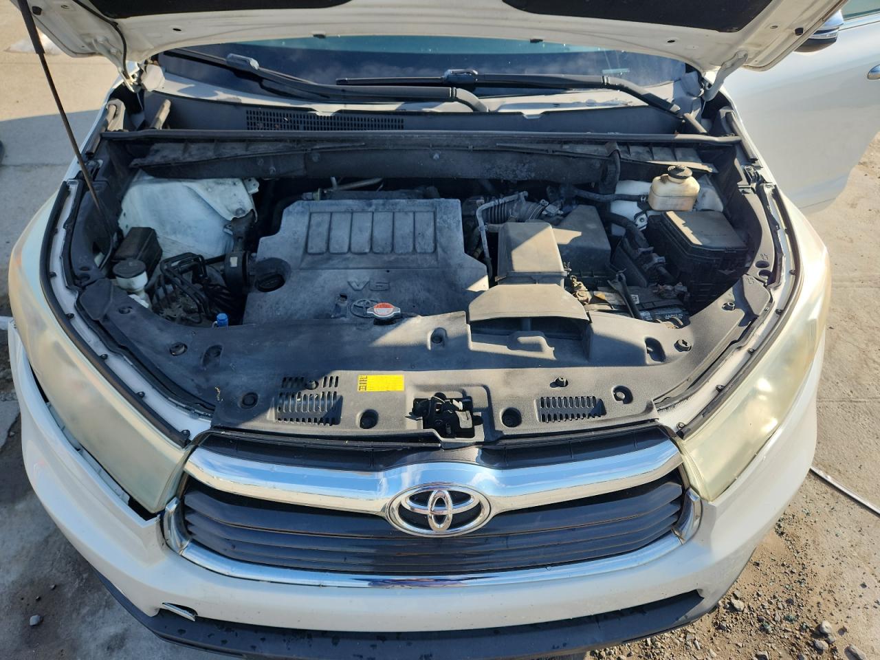 2016 Toyota Highlander Le VIN: 5TDZKRFH8GS182279 Lot: 84740985