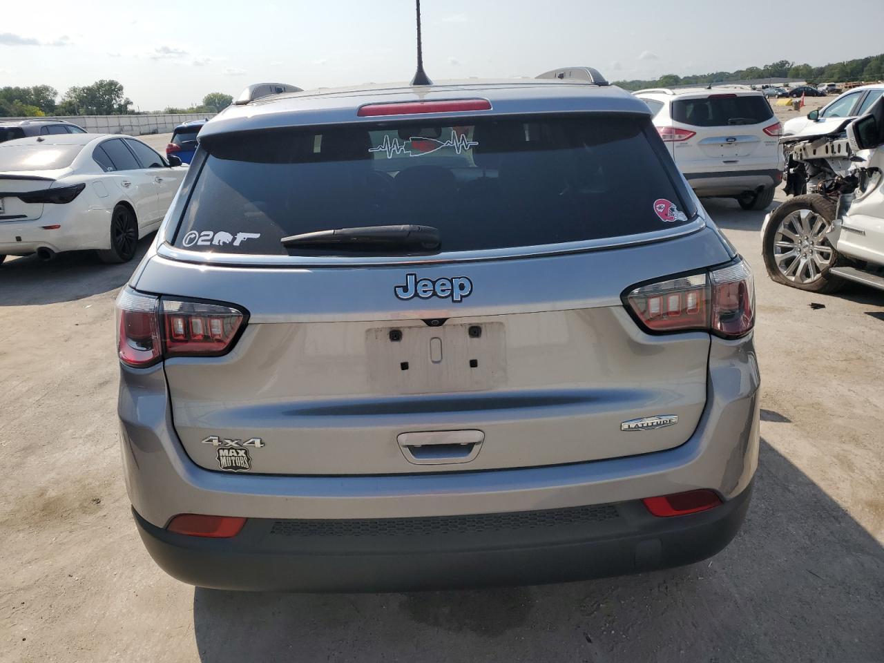 2018 Jeep Compass Latitude VIN: 3C4NJDBB1JT142936 Lot: 71493545