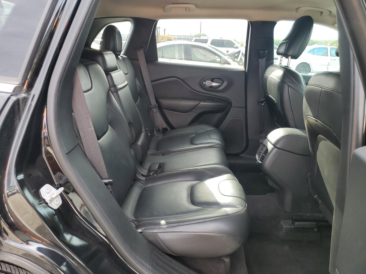 2017 Jeep Cherokee Limited VIN: 1C4PJLDB0HW522841 Lot: 81611455