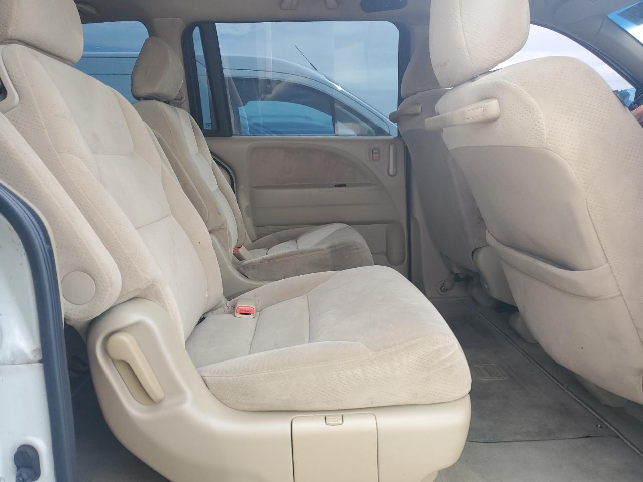 2005 Honda Odyssey Lx VIN: 5FNRL38245B106613 Lot: 81673645