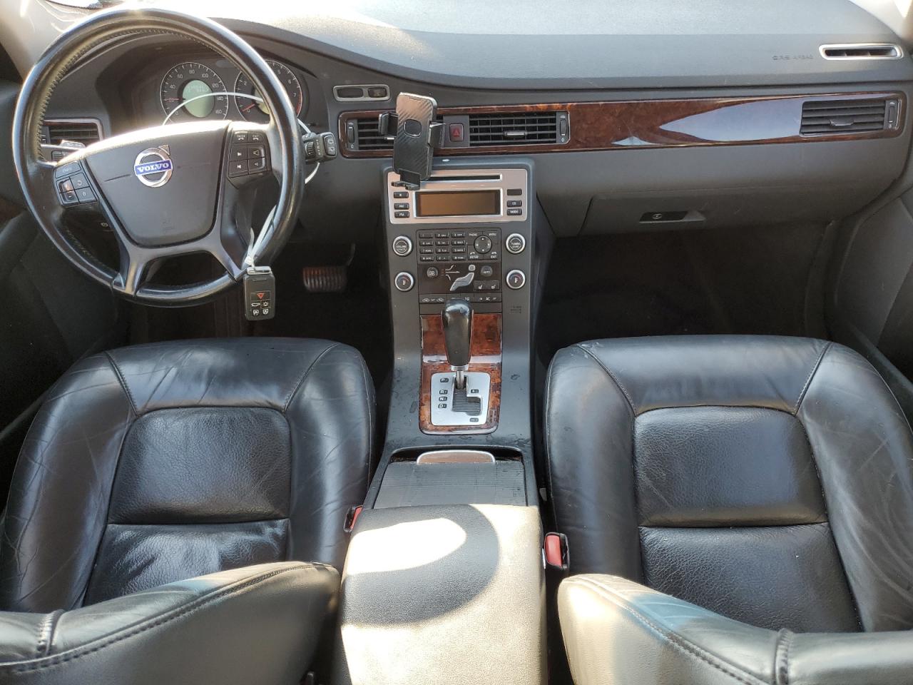 2010 Volvo V70 3.2 VIN: YV1982BW6A1141366 Lot: 80881625