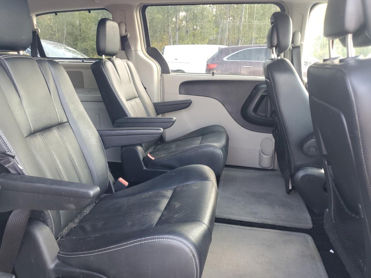 2016 Chrysler Town & Country Touring L VIN: 2C4RC1CG2GR252393 Lot: 84442585