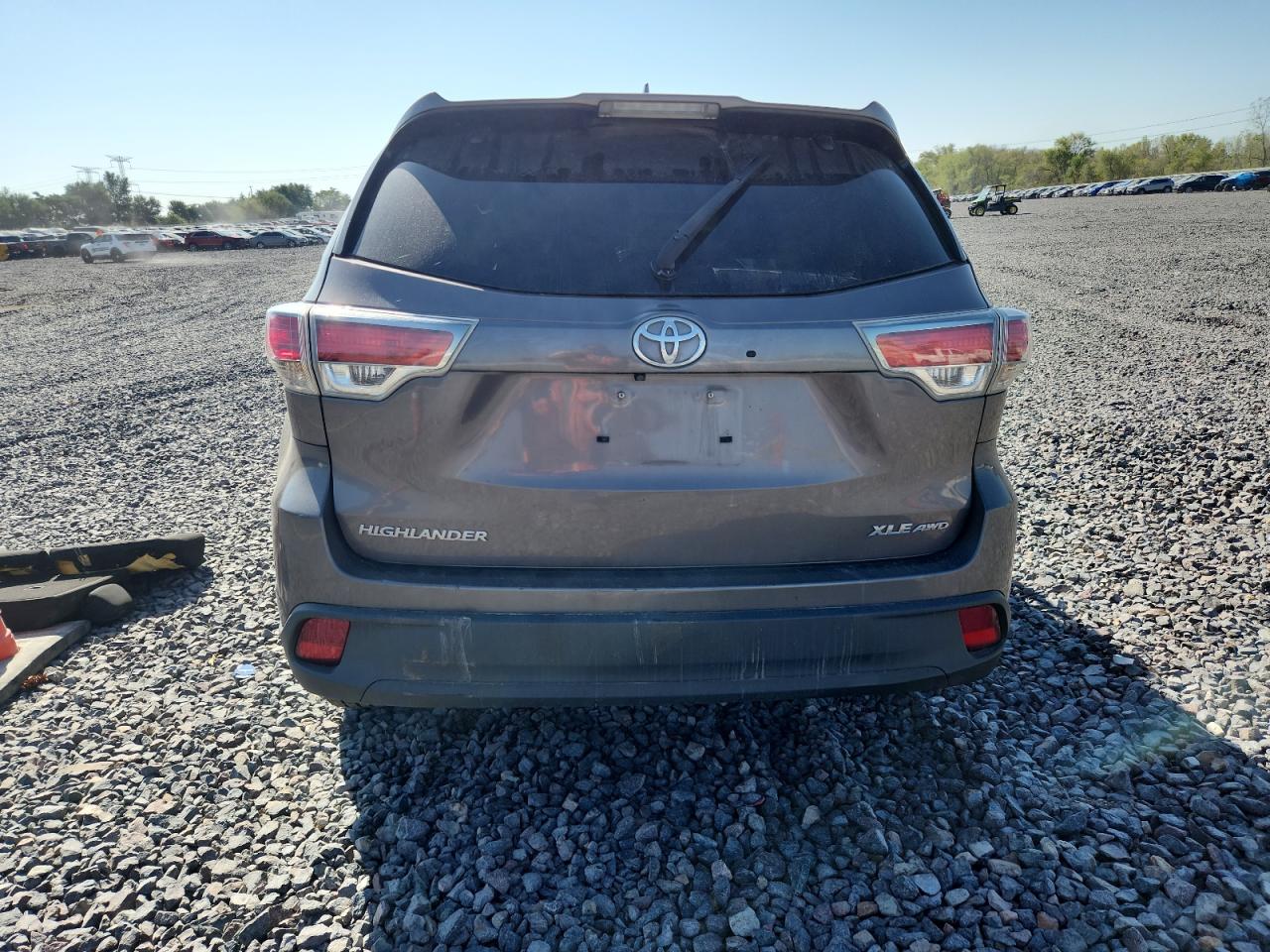 2016 Toyota Highlander Xle VIN: 5TDJKRFH2GS227049 Lot: 84560515