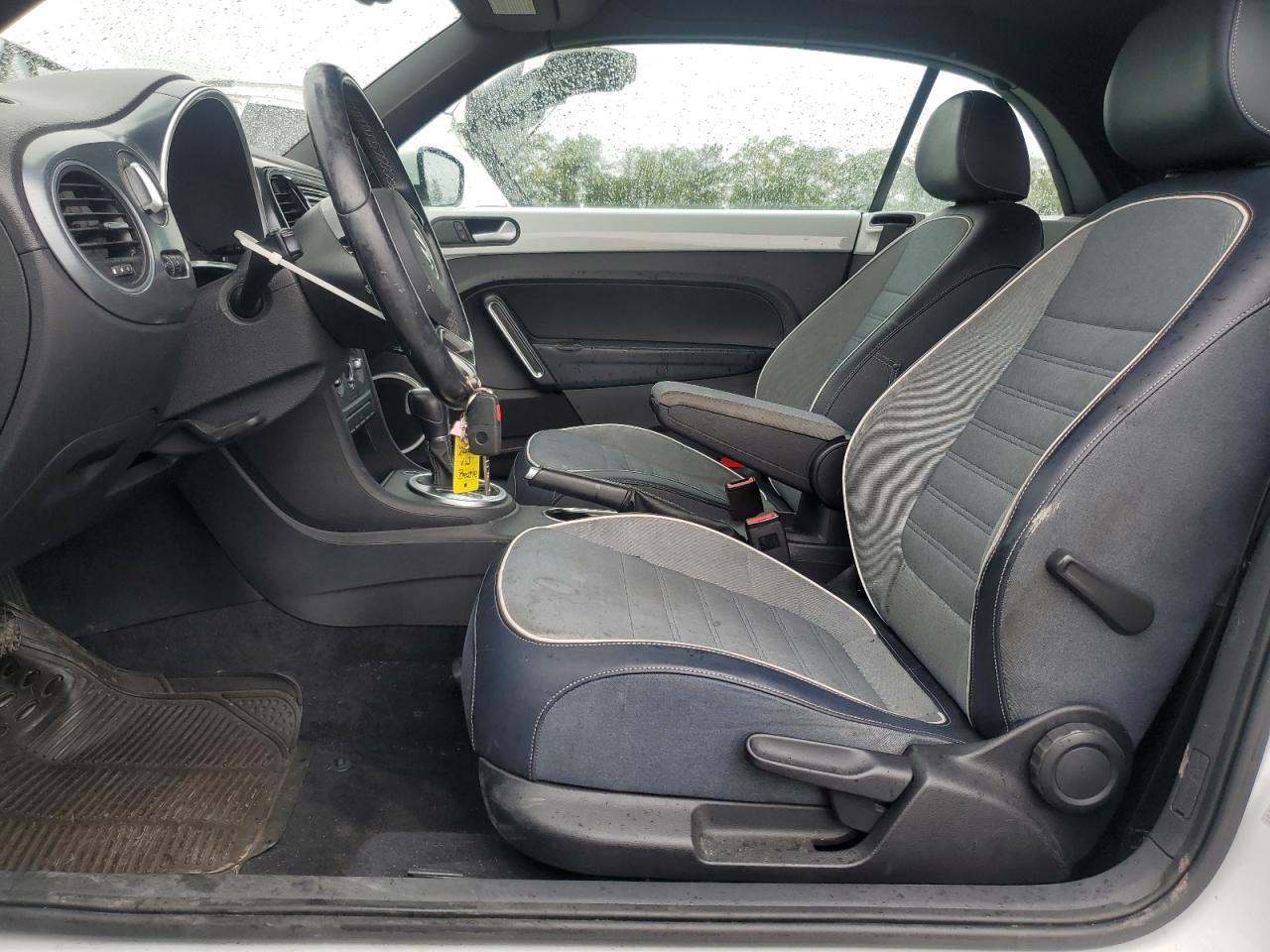 2016 Volkswagen Beetle S/Se VIN: 3VW517AT5GM812029 Lot: 80247885