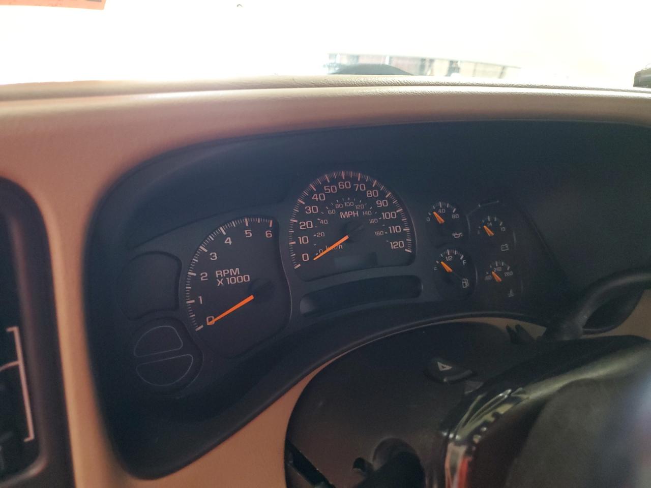 2005 Chevrolet Suburban K1500 VIN: 3GNFK16Z15G223559 Lot: 81570595