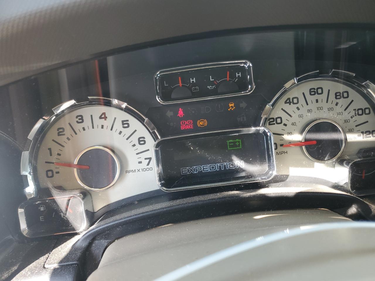 2010 Ford Expedition Eddie Bauer VIN: 1FMJU1J57AEA33764 Lot: 81876965