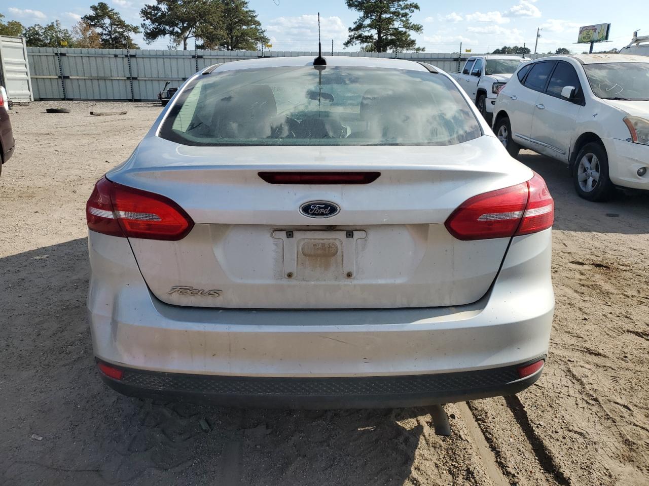 2017 Ford Focus S VIN: 1FADP3E28HL336441 Lot: 81058185