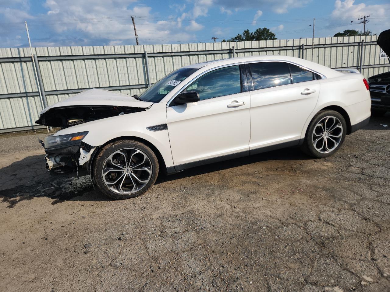 2015 Ford Taurus Sho VIN: 1FAHP2KT4FG186682 Lot: 70457895