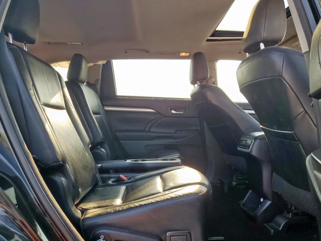 2014 Toyota Highlander Xle VIN: 5TDKKRFH2ES010764 Lot: 81249435