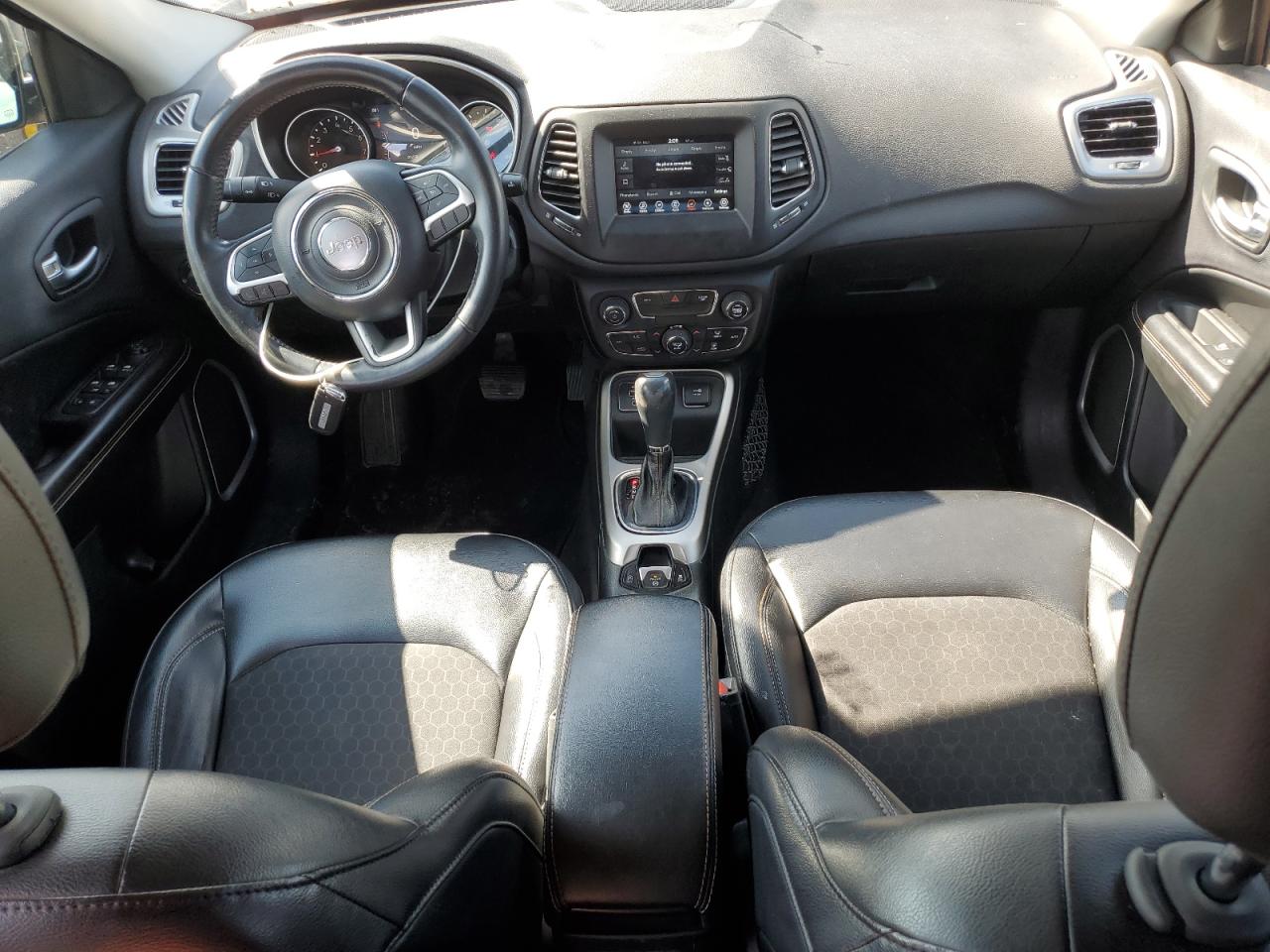 2017 Jeep Compass Latitude VIN: 3C4NJCBB1HT694151 Lot: 83947525