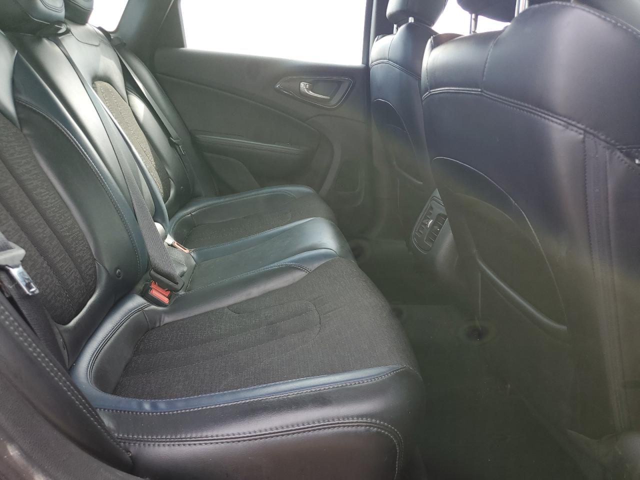 2015 Chrysler 200 S VIN: 1C3CCCDG7FN644351 Lot: 71910745