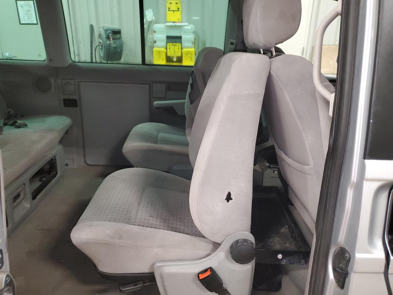 2001 Volkswagen Eurovan Mv VIN: WV2MB47031H143683 Lot: 70835805