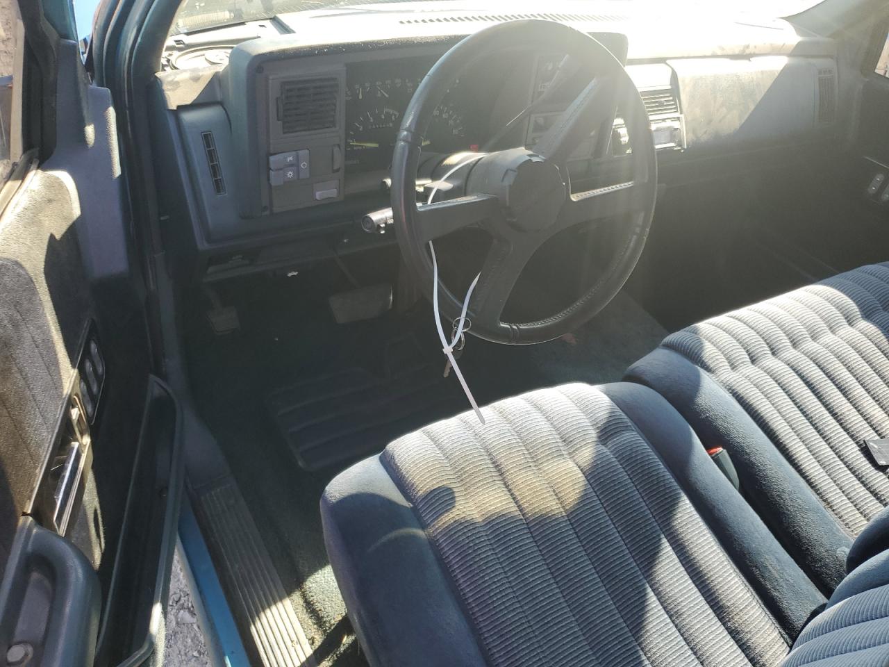 1993 Chevrolet Gmt-400 C1500 VIN: 2GCEC19K6P1119127 Lot: 71879415