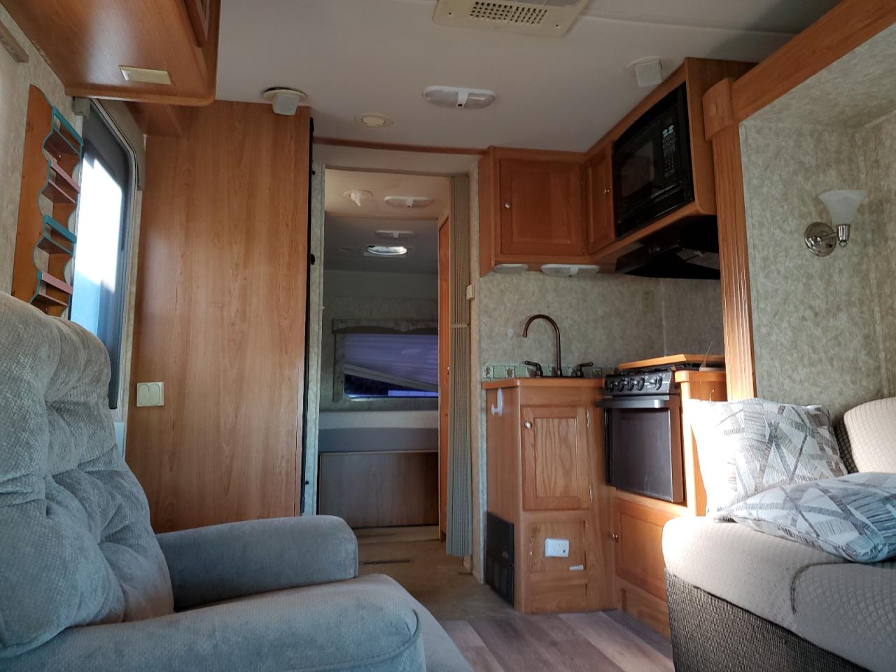 2006 Ford Econoline E450 Super Duty Cutaway Van VIN: 1FDXE45S26DB09655 Lot: 71496835