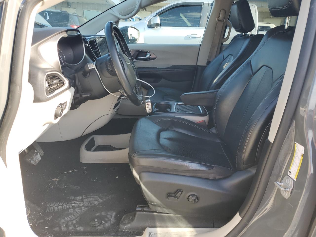 2022 Chrysler Pacifica Touring L VIN: 2C4RC1BG7NR136802 Lot: 72022695