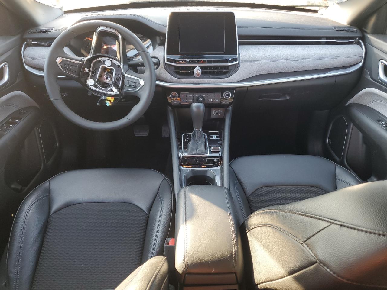 2025 Jeep Compass Latitude VIN: 3C4NJDBN3ST548812 Lot: 71415345