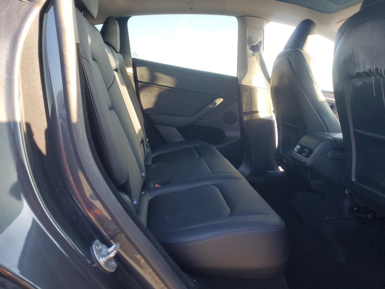 2025 Tesla Model Y VIN: 7SAYGDEEXSF281368 Lot: 80309105