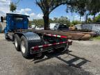 2014 FRHT COLUMBIA - TRUCKS ROLL-OFF CONTAINER TRUCK à vendre chez Copart FL - TAMPA SOUTH