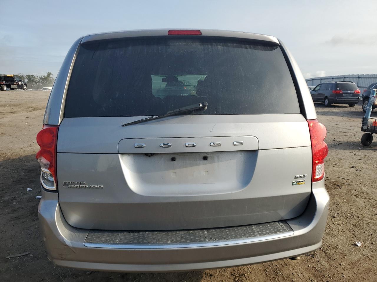 2018 Dodge Grand Caravan Sxt VIN: 2C4RDGCG6JR283590 Lot: 81123135