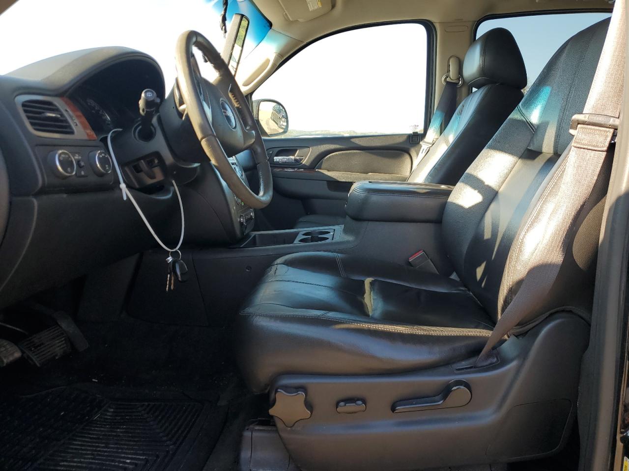 2013 GMC Yukon Xl K1500 Slt VIN: 1GKS2KE70DR212990 Lot: 81460875