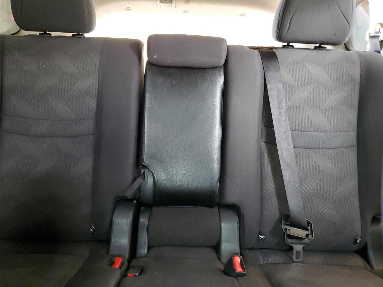 2016 Nissan Rogue S VIN: KNMAT2MT9GP727649 Lot: 81000395