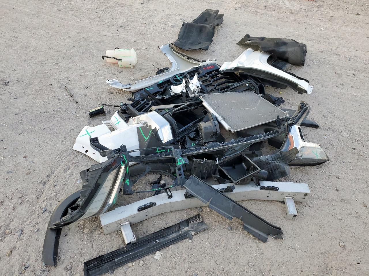 2024 Toyota Tundra Crewmax Sr VIN: 5TFLA5AB8RX033100 Lot: 84614895