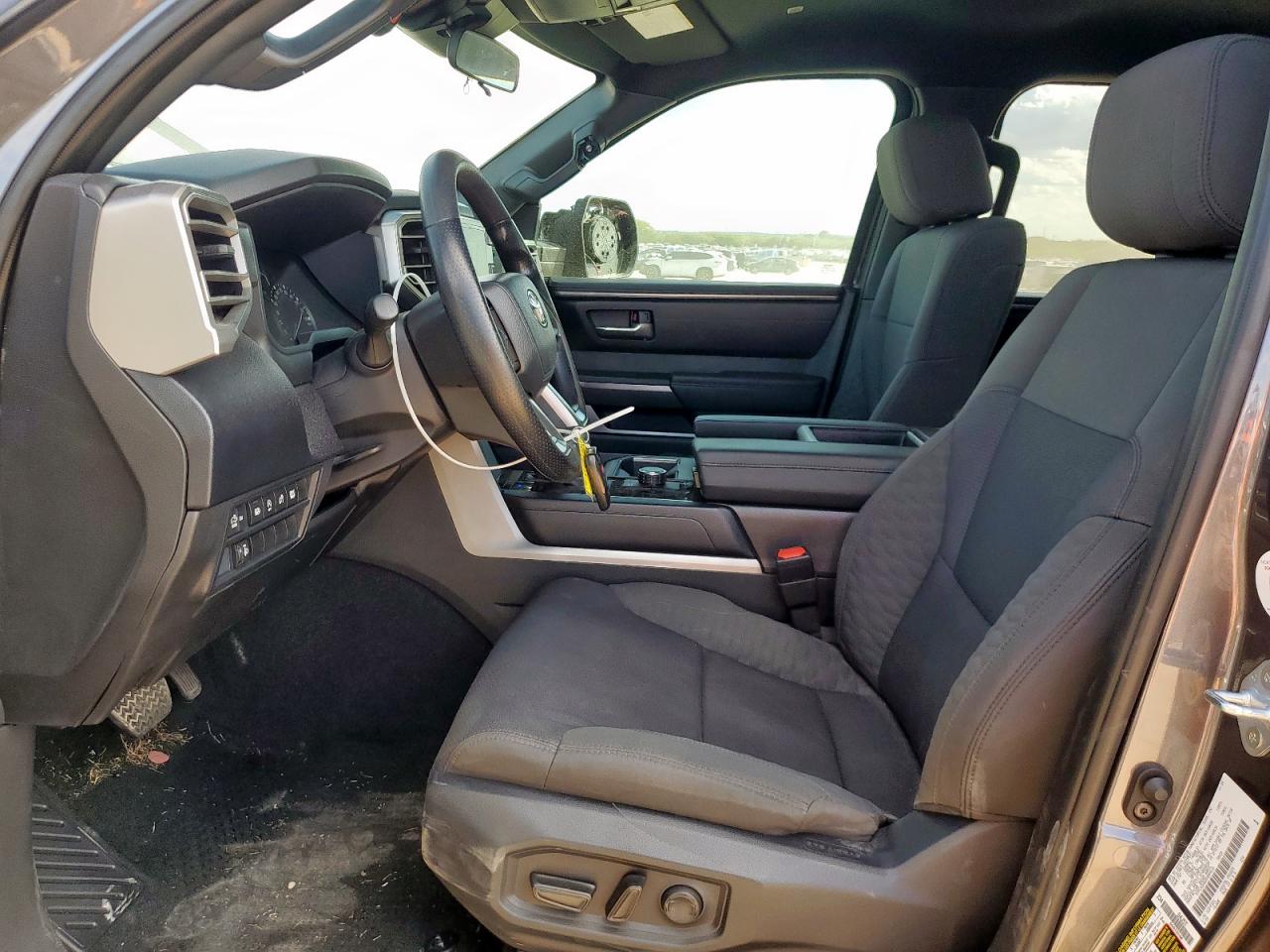 2025 Toyota Tundra Crewmax Sr VIN: 5TFLA5AB2SX044616 Lot: 82146585