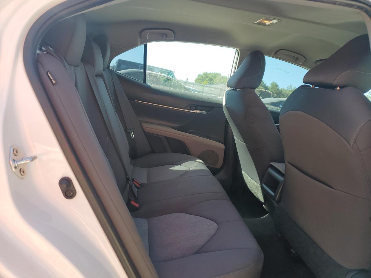 2021 Toyota Camry Le VIN: 4T1C11AK0MU558747 Lot: 82055075