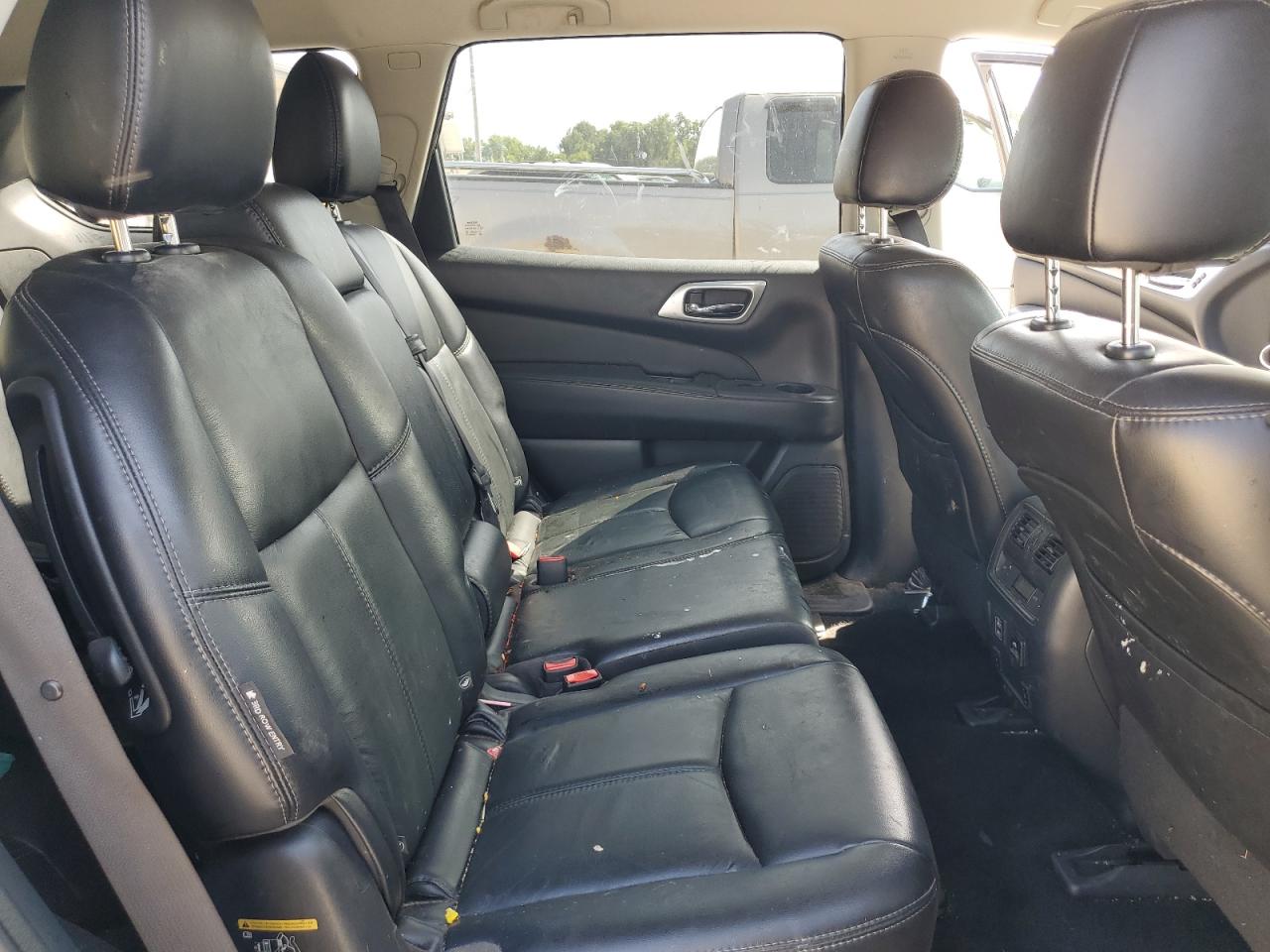 2018 Nissan Pathfinder S VIN: 5N1DR2MM8JC619053 Lot: 71629315