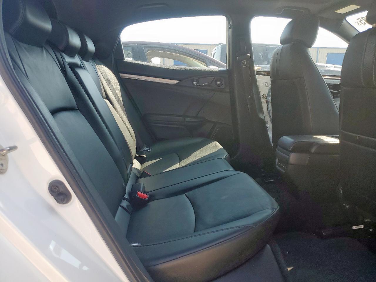 2018 Honda Civic Sport Touring VIN: SHHFK7H93JU205829 Lot: 80558335