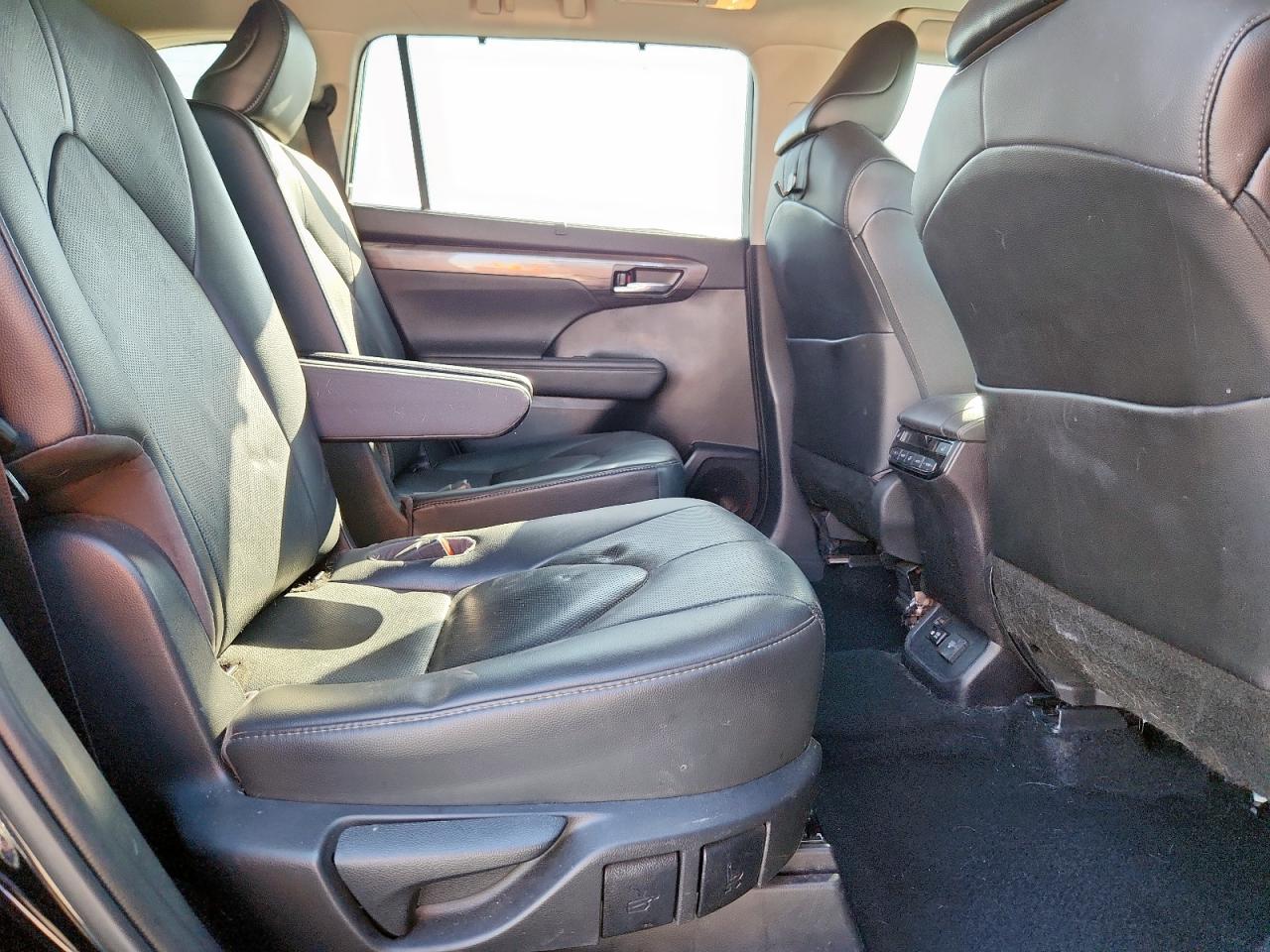 2021 Toyota Highlander Platinum VIN: 5TDFZRAH8MS082118 Lot: 84455925