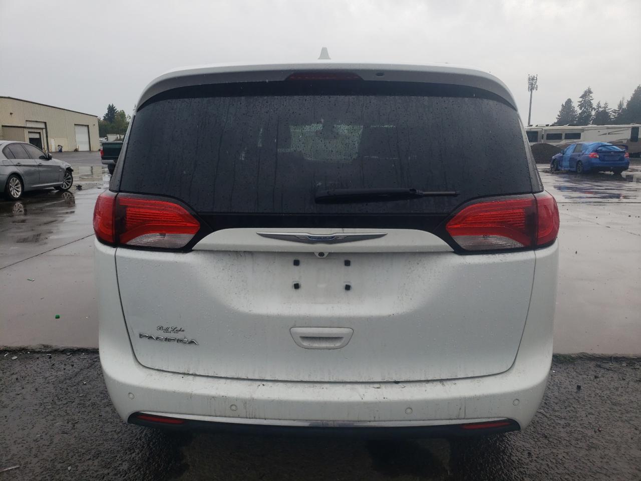 2017 Chrysler Pacifica Touring L VIN: 2C4RC1BG0HR720608 Lot: 81839805