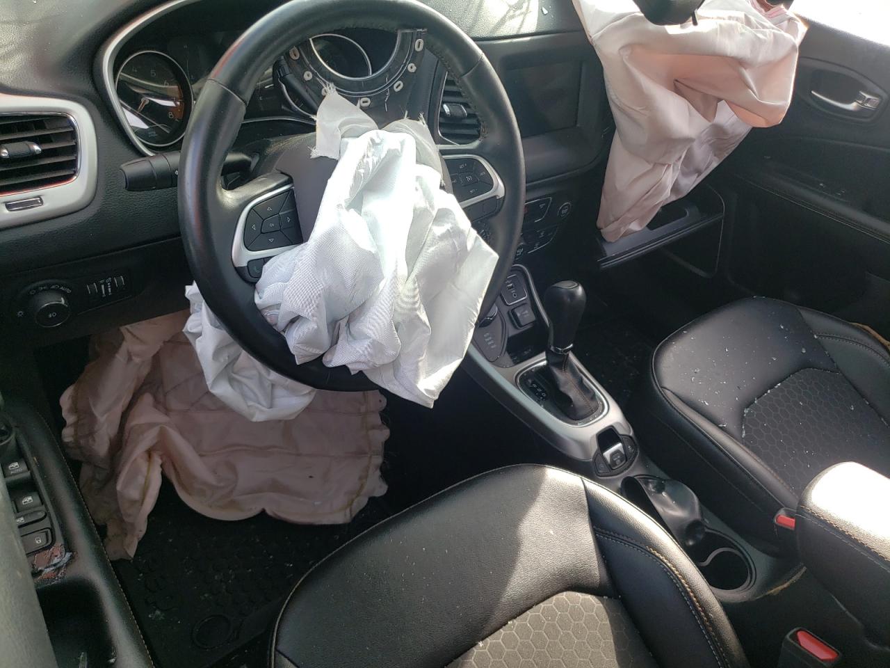 2019 Jeep Compass Latitude VIN: 3C4NJDBB5KT768538 Lot: 84698825