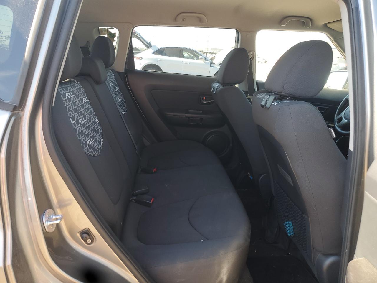 2011 Kia Soul + VIN: KNDJT2A2XB7196157 Lot: 84266635