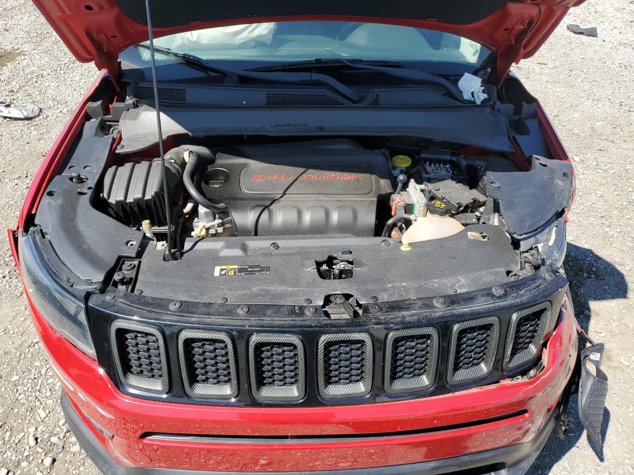 2018 Jeep Compass Latitude VIN: 3C4NJCBB0JT240513 Lot: 71701465