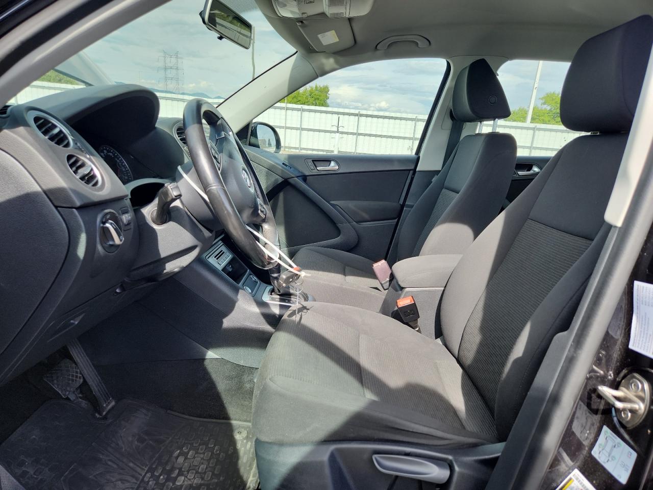 2017 Volkswagen Tiguan S VIN: WVGBV7AX0HK054389 Lot: 71745515