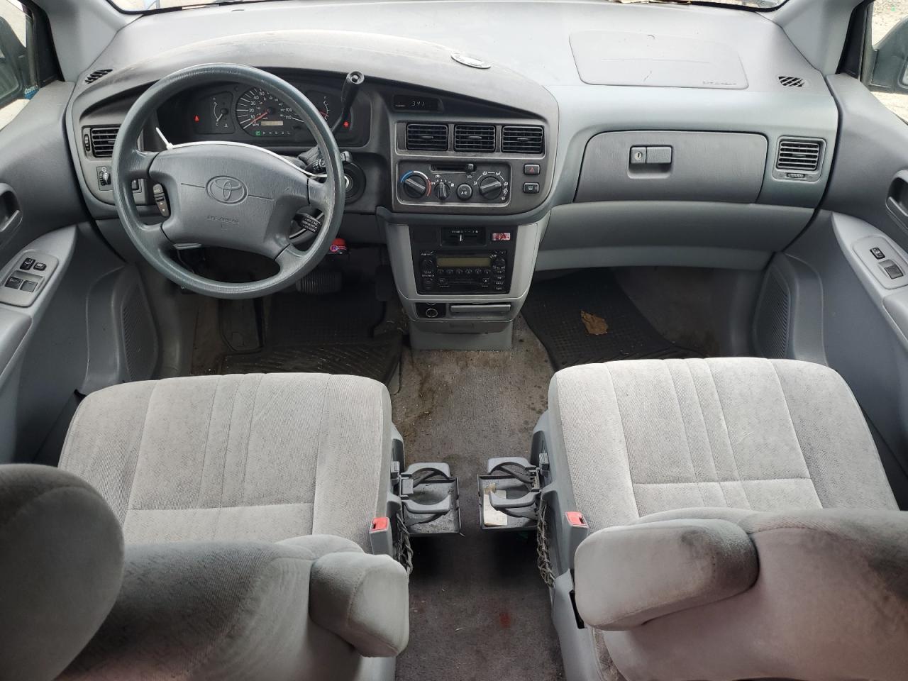 2000 Toyota Sienna Ce VIN: 4T3ZF19C4YU199246 Lot: 70939745