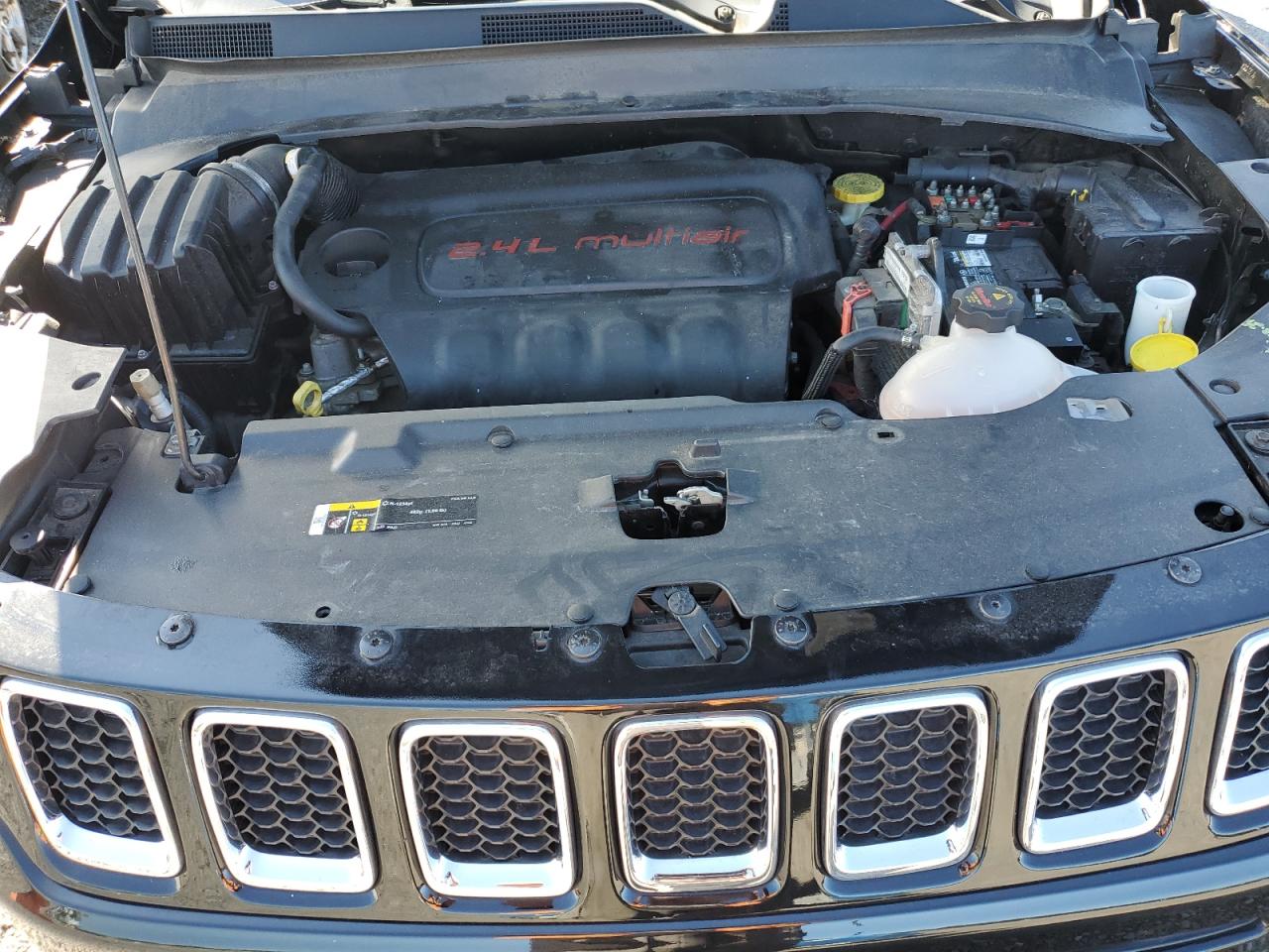 2018 Jeep Compass Latitude VIN: 3C4NJCBB1JT271947 Lot: 70403345