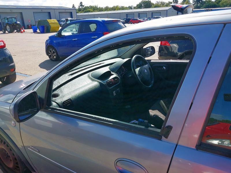 2005 VAUXHALL CORSA DESIGN 16V AUTO 