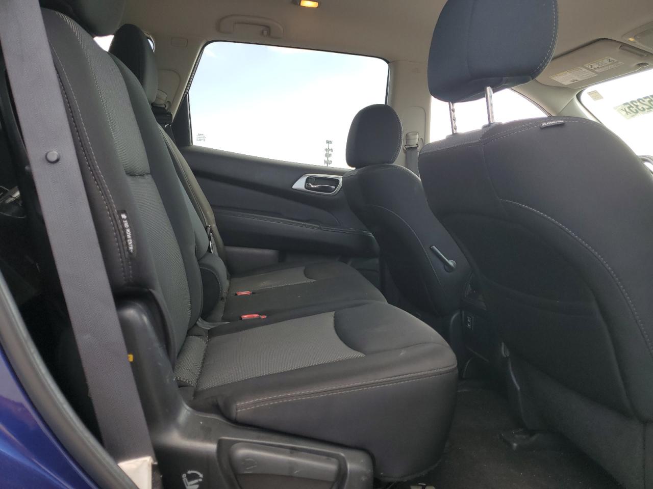 2018 Nissan Pathfinder S VIN: 5N1DR2MM8JC653381 Lot: 71975235