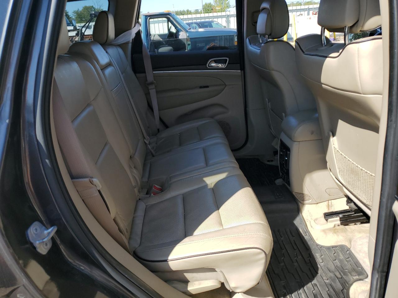 2014 Jeep Grand Cherokee Overland VIN: 1C4RJFCT2EC304739 Lot: 72046735