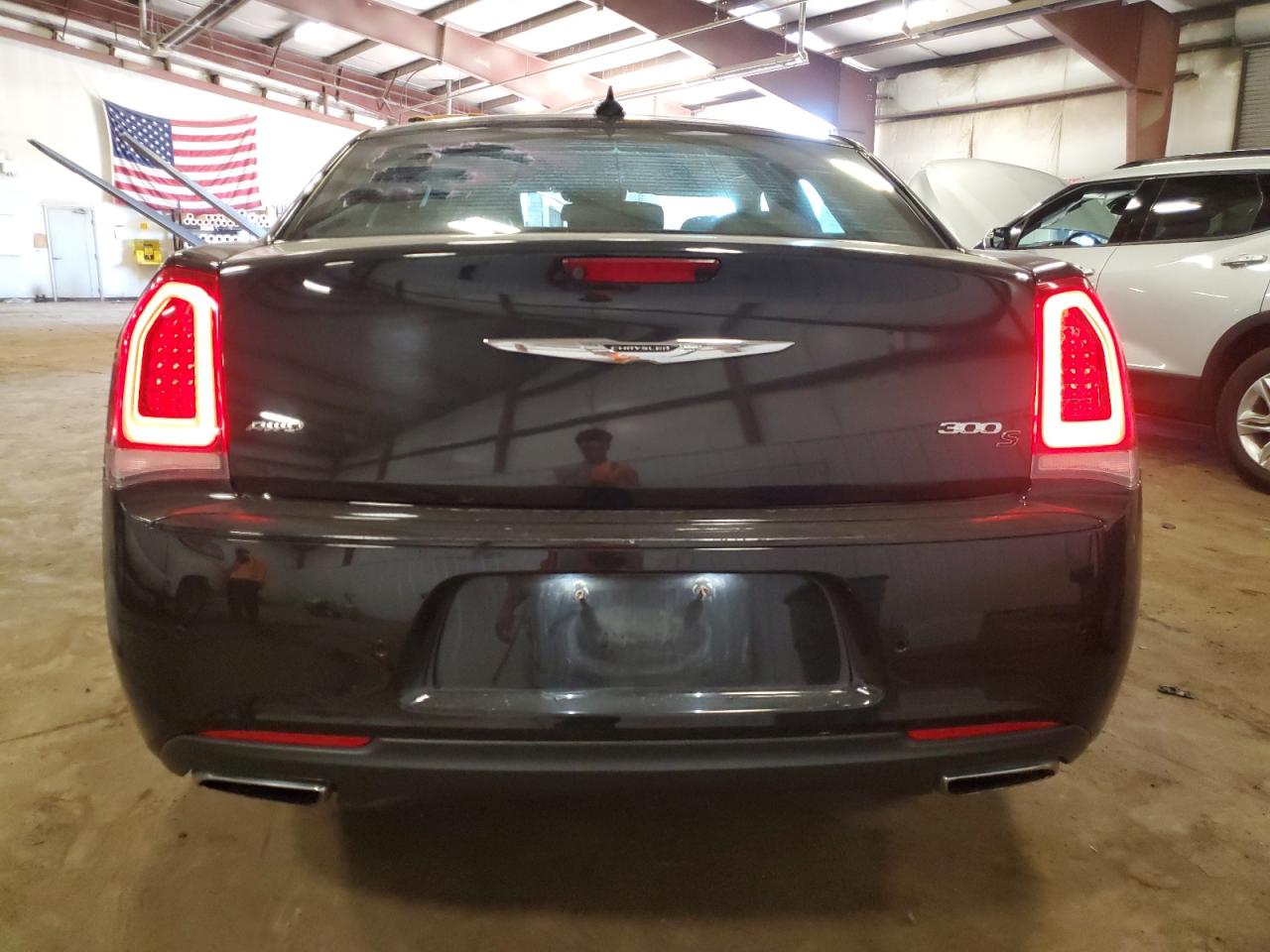 2018 Chrysler 300 S VIN: 2C3CCAGG7JH118223 Lot: 81980485