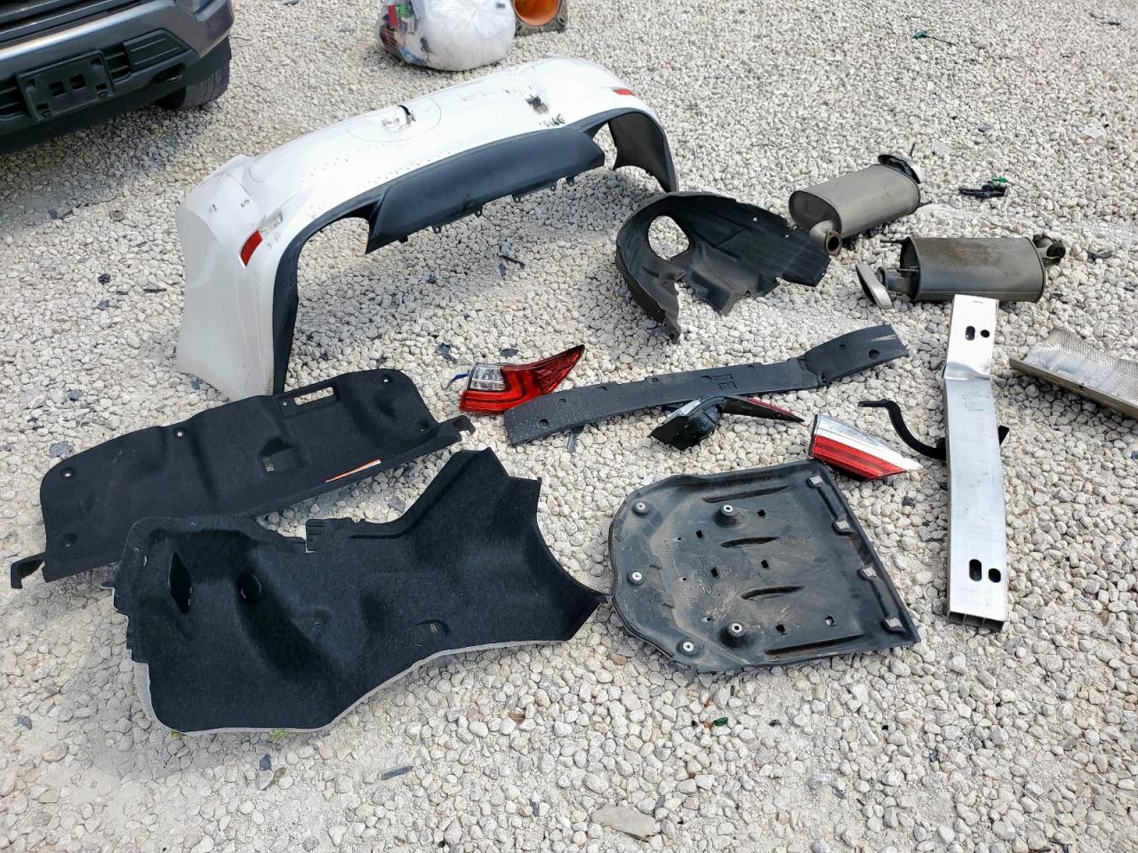 2017 Lexus Es 350 VIN: JTHBK1GG3H2251475 Lot: 81334995