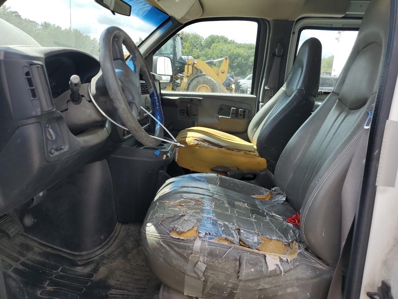 2003 Chevrolet Express G1500 VIN: 1GCFG15X131154703 Lot: 70160445