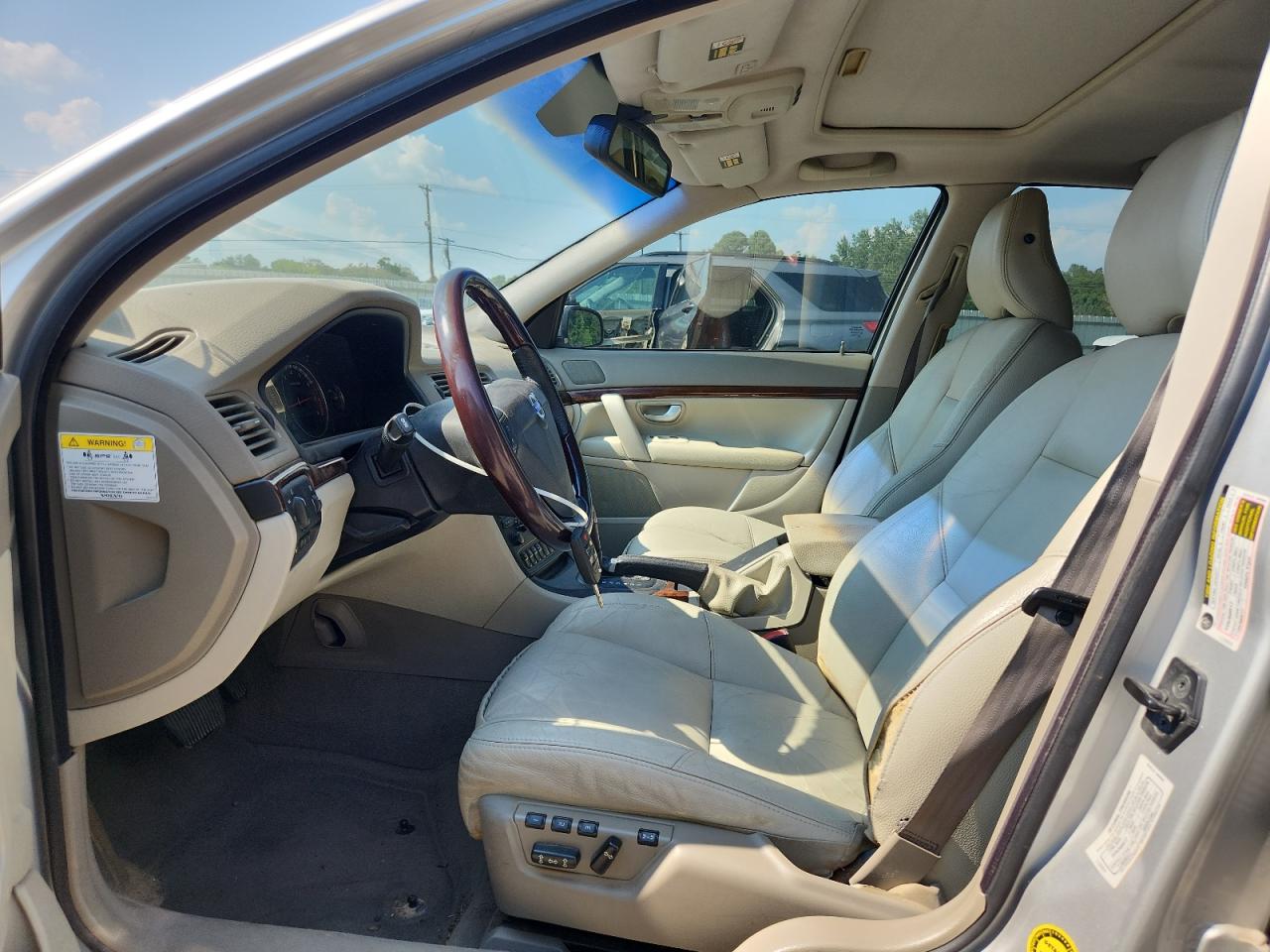 2005 Volvo S80 2.5T VIN: YV1TS592051406011 Lot: 80829675