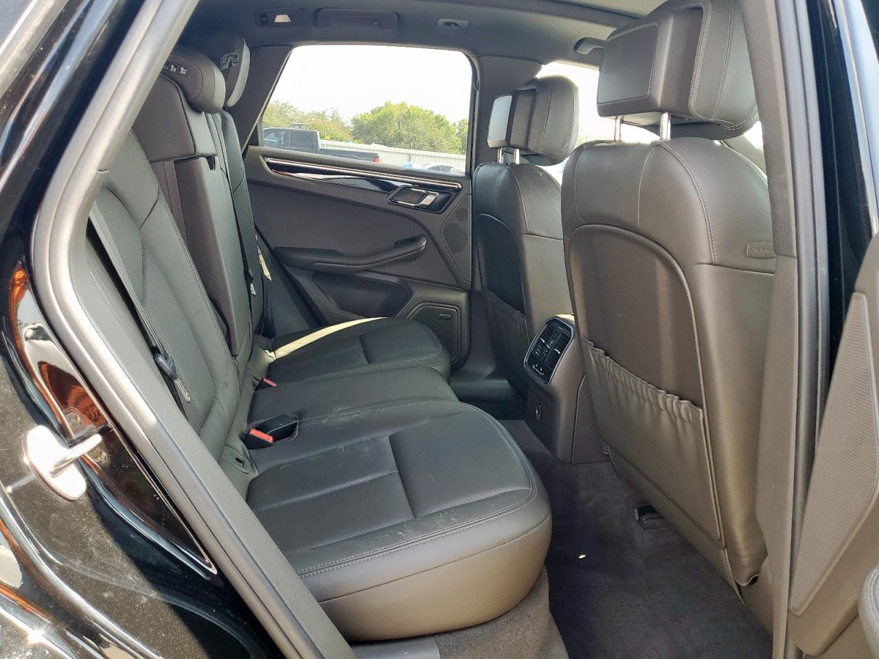 2018 Porsche Macan S VIN: WP1AB2A56JLB38354 Lot: 81849605